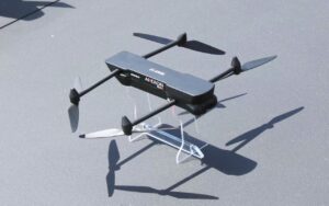 L’esercito francese sceglie l’AKERON RCX50: un drone letale da 2 chili che sta in uno zaino e colpisce a 10 chilometri