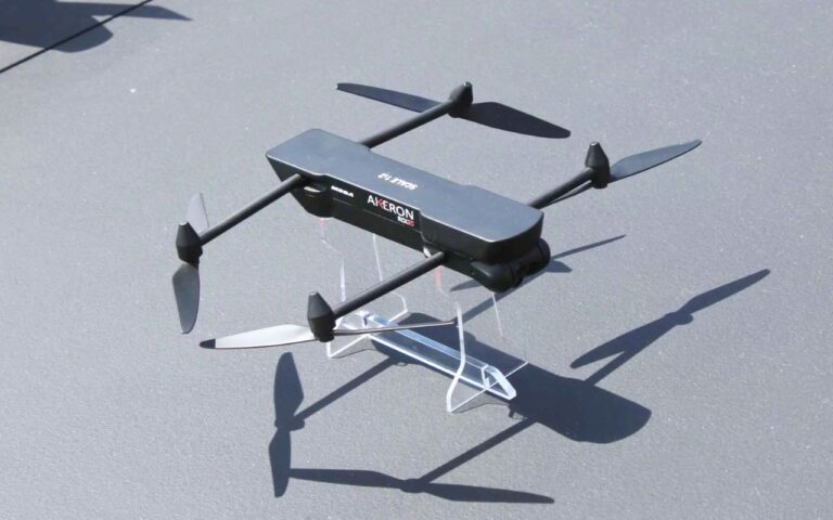 L’esercito francese sceglie l’AKERON RCX50: un drone letale da 2 chili che sta in uno zaino e colpisce a 10 chilometri
