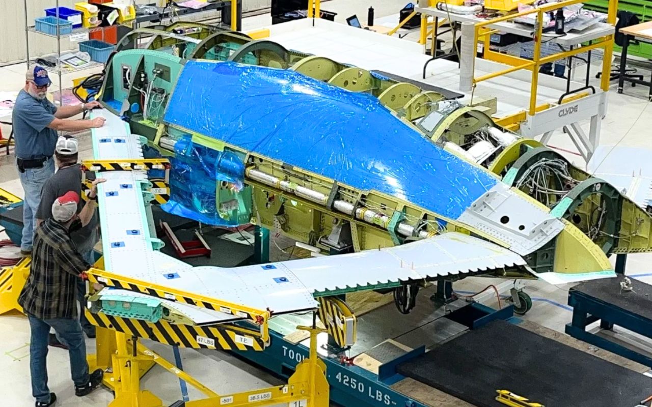 Un aereo che vola senza alettoni: Aurora avvicina al primo volo il dimostratore X-65 CRANE