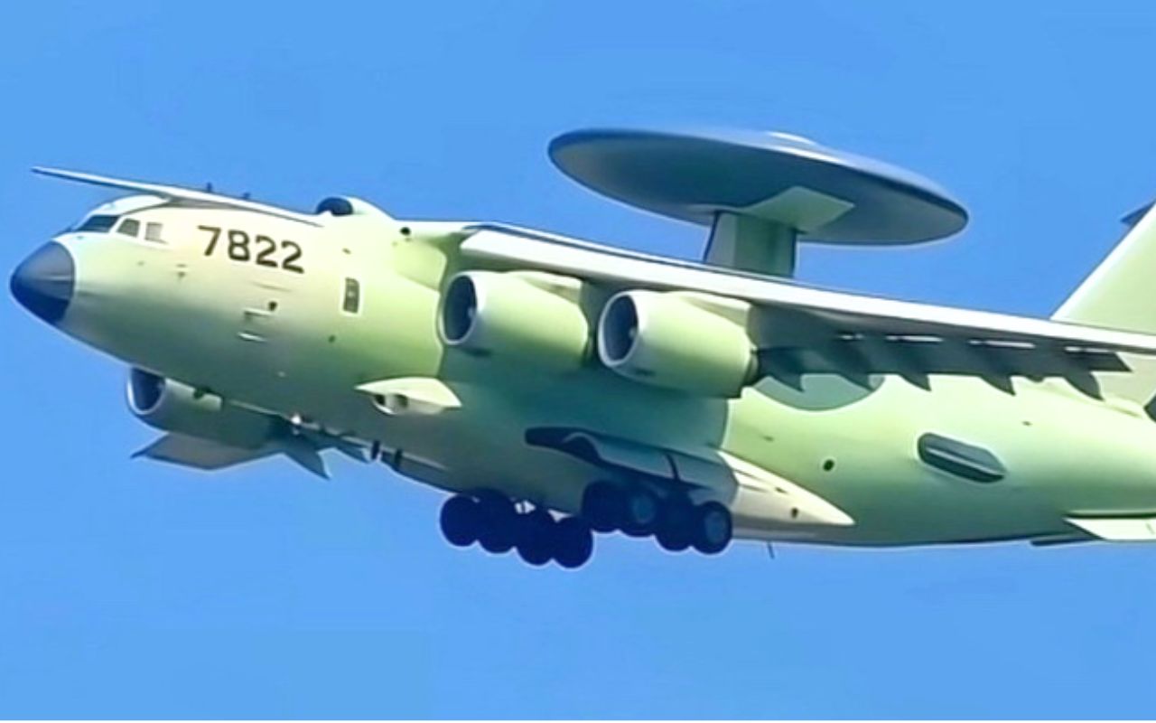 Un radar volante per smascherare gli aerei invisibili: la Cina collauda il potente KJ-3000