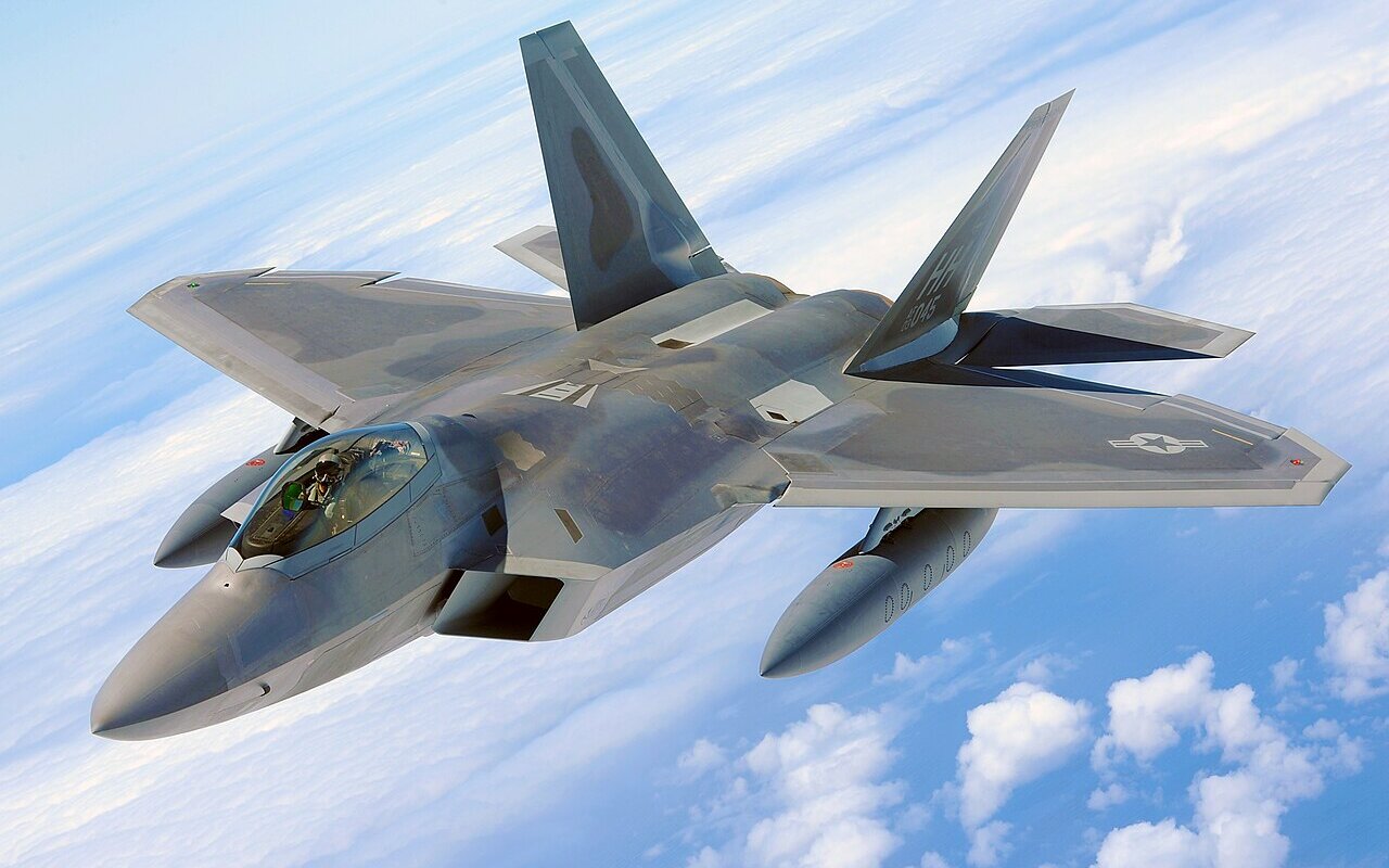 F-22 Raptor: scheda tecnica e caratteristiche