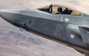 F-35 senza radar completo: i ritardi del TR-3 costringono l’aeronautica americana a riceverli lo stesso