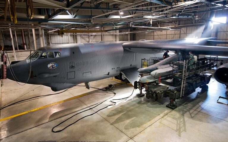 Boeing ottiene 46 milioni di euro per prolungare la vita del missile da crociera nucleare AGM-86