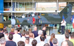 La Francia completa l’ammodernamento di 50 caccia Mirage 2000 con nuovi cannoni e missili