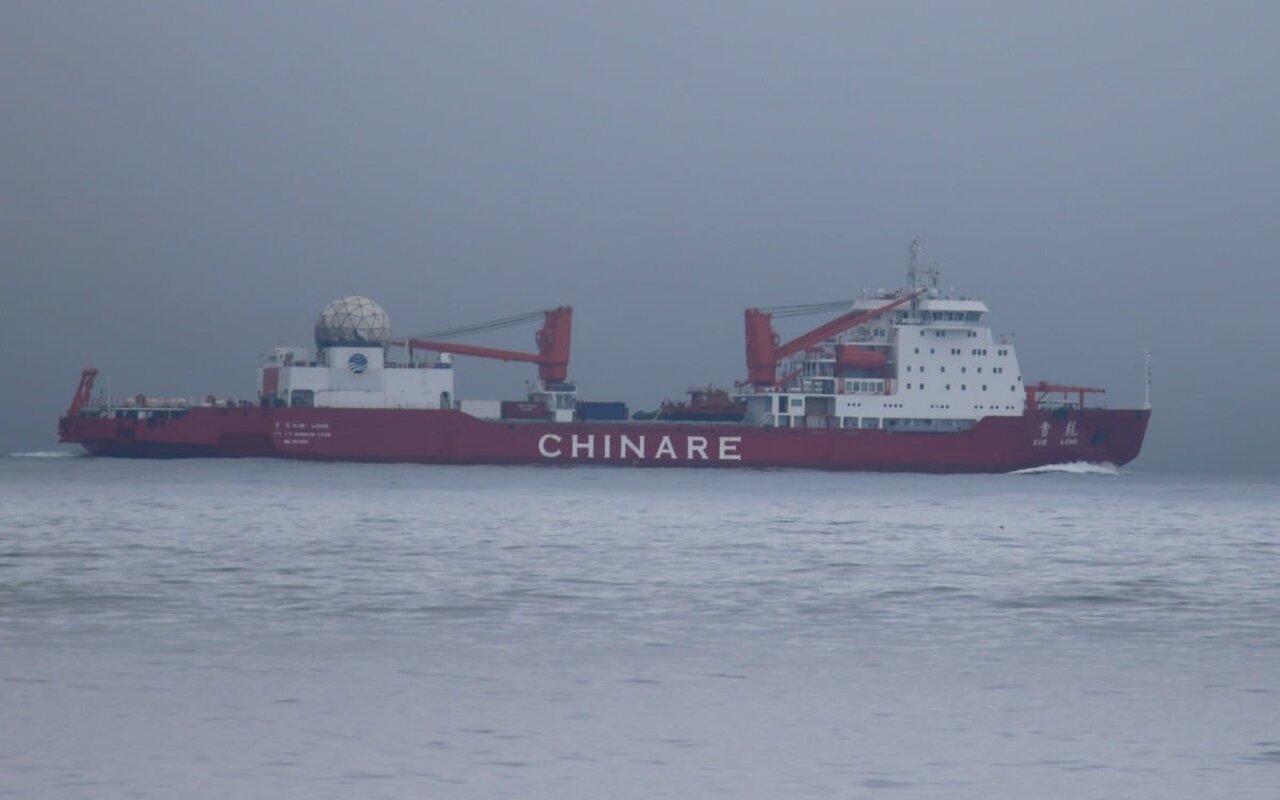 Navi spia cinesi attraversano le acque statunitensi dirette verso l’Artico