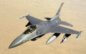 F-16 vs F/A-18: il confronto e cosa ne pensa Reddit
