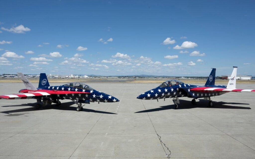 I jet sperimentali supersonici della NASA sfoggiano una nuova livrea patriottica