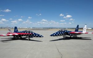 I jet sperimentali supersonici della NASA sfoggiano una nuova livrea patriottica
