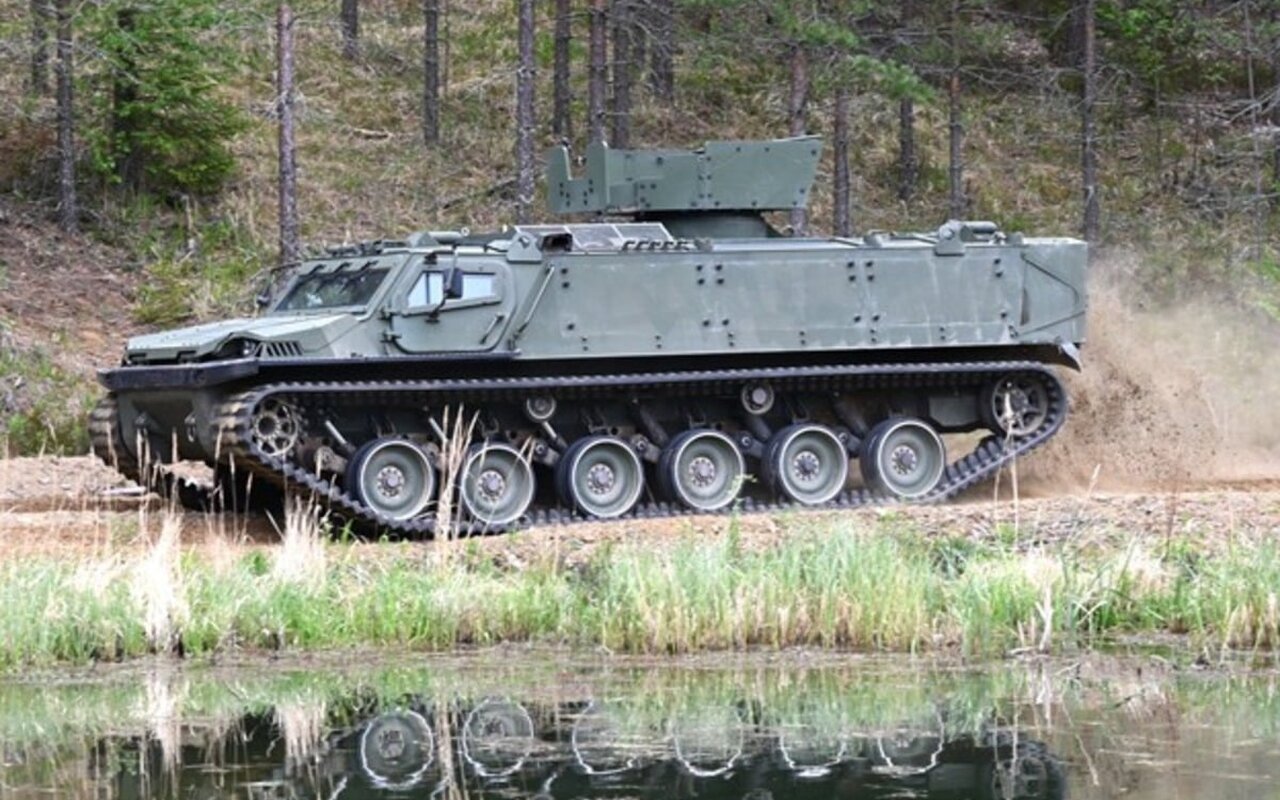 Tre nazioni della NATO uniscono le forze per un nuovo veicolo cingolato per ogni terreno