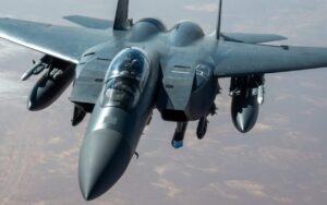 I caccia F-15 americani riceveranno un sensore a infrarossi per contrastare gli stealth cinesi