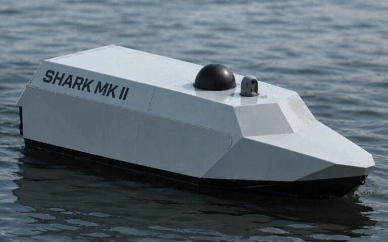 La Marina americana ordina navi drone ispirate alle imbarcazioni furtive dei narcotrafficanti