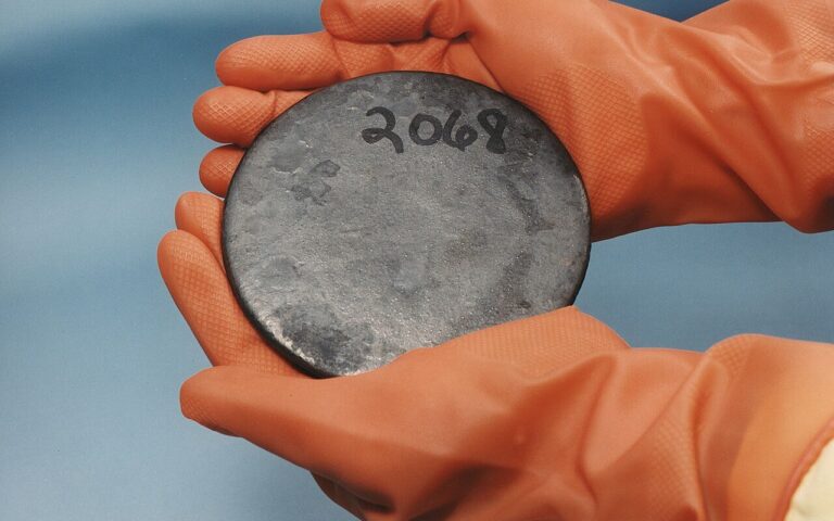 Alcuni batteri trasformano l’uranio tossico in un composto sorprendentemente stabile