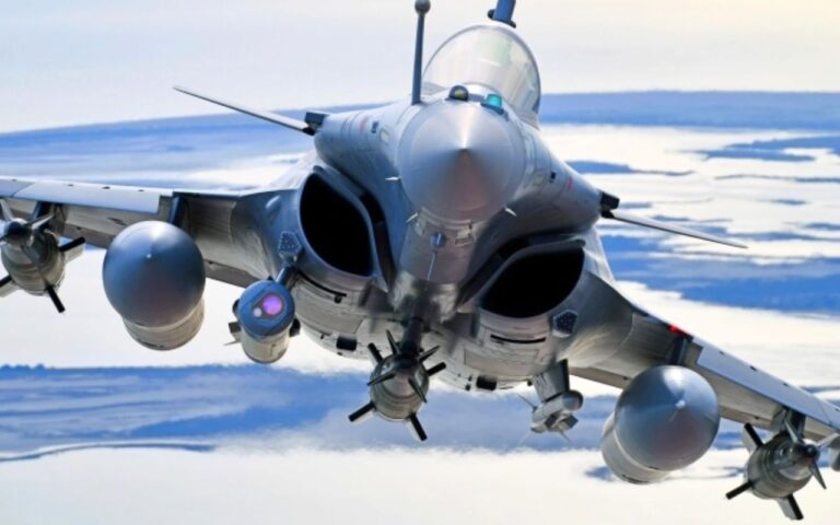 2 Paesi fuori, 1 caccia post-Rafale in solitaria, costi in aumento e competitività a rischio: ciò che Parigi deve affrontare