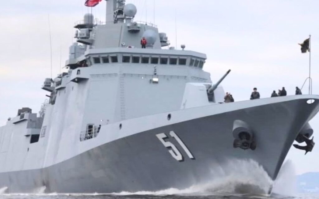 Più grande degli Arleigh Burke USA: la Corea del Nord annuncia un cacciatorpediniere da 10.000 tonnellate che spiazza gli esperti