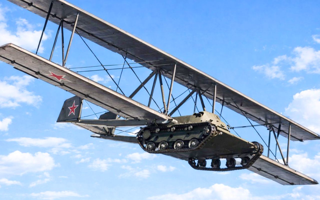 Sembra fantascienza ma è successo davvero: l’URSS fece volare un carro armato, l’Antonov A-40 decollò una sola volta